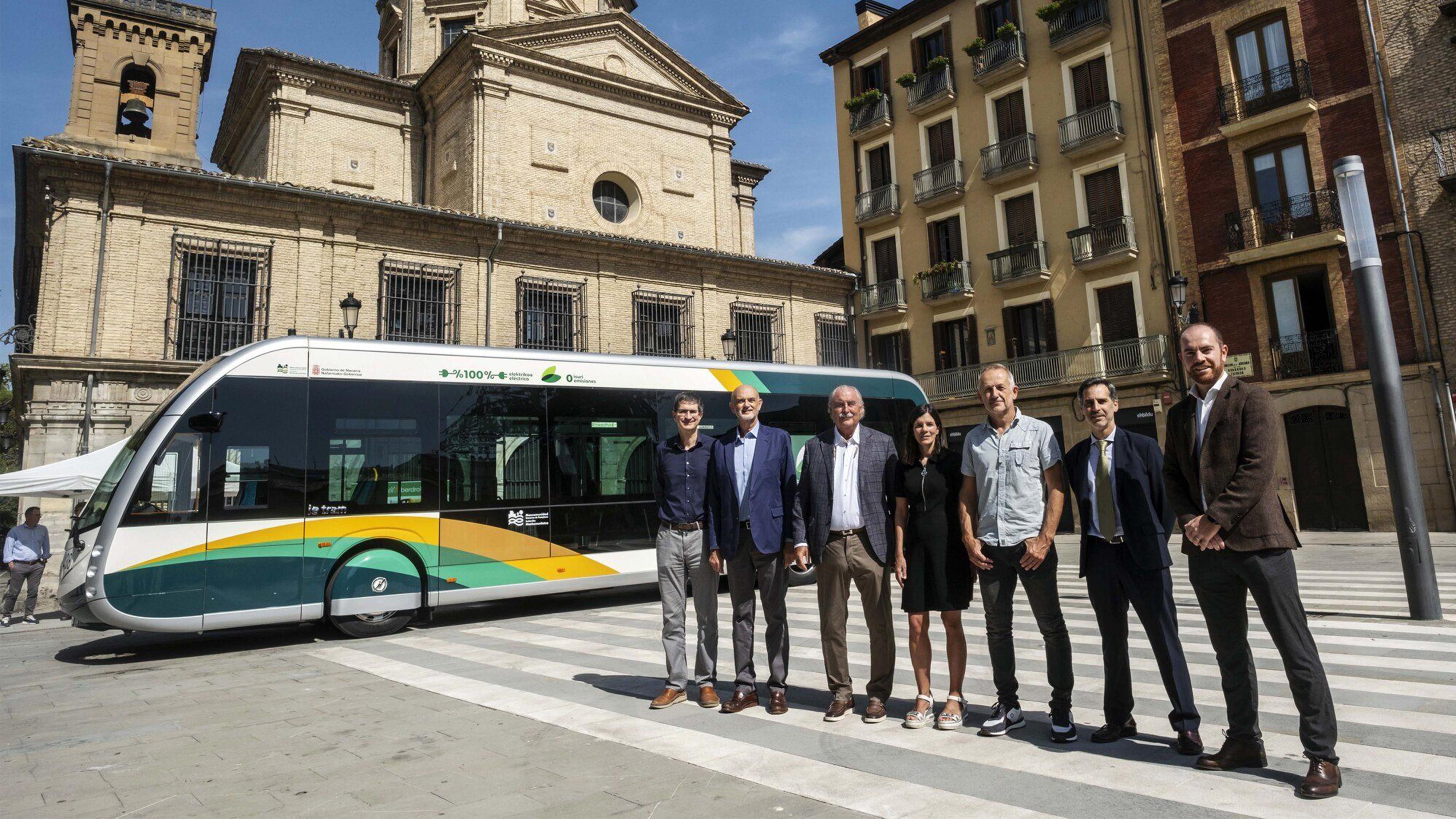 Moventis taldeko Transports Ciutat Comtal (TCC) enpresak operatutako autobus berrien aurkezpenean parte hartu dugu, Iruñean