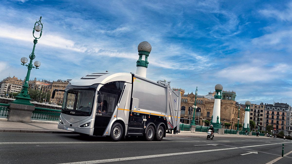 FCC Medio Ambiente e Irizar acuerdan producir los primeros 10 camiones eléctricos Irizar ie urban truck